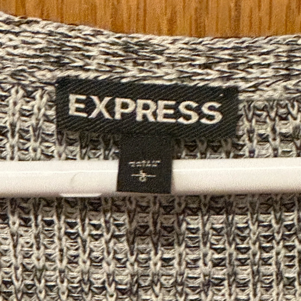 Express sweater - Picture 2 of 3